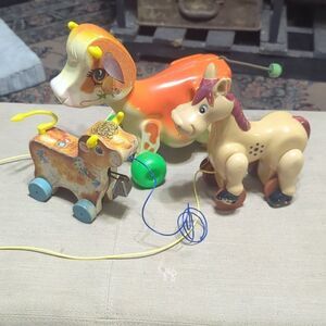 Vintage Fisher Price Bossy Bell Cow & Molly Moo COW 132 klip klip horse pull toy